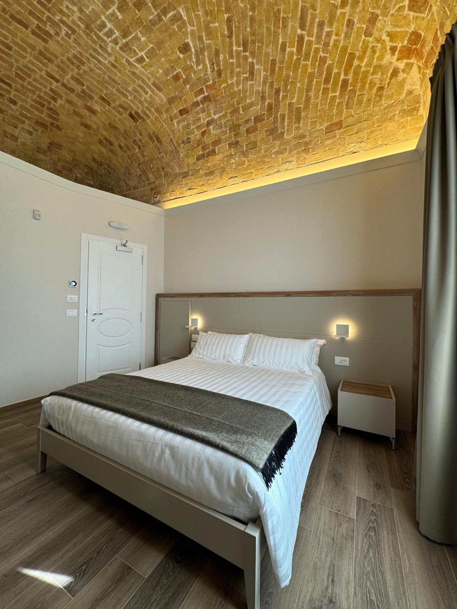B&B Palazzo Croghan Torre Maggiore Exterior foto