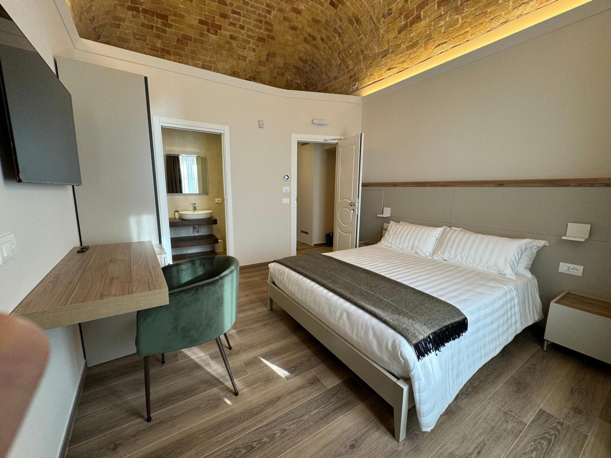 B&B Palazzo Croghan Torre Maggiore Exterior foto